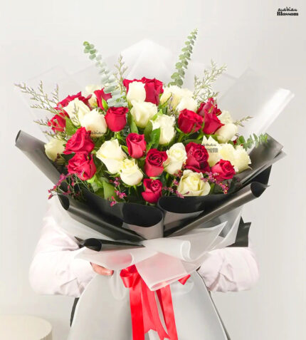 Bouquet of white & red roses