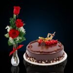 3 Red Roses with 1 Kg Chocolate Cake