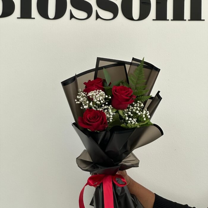3 Romantic Red Roses Bouquet